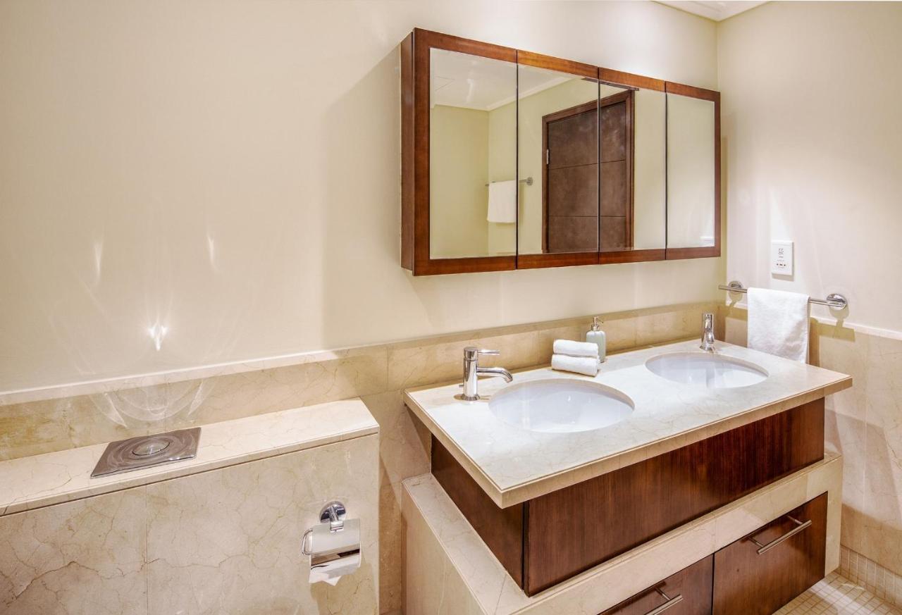 Nasma Luxury Stays - Fantastic Burj Khalifa View From This Fancy Condo Дубай Экстерьер фото